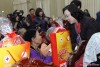 Phó Bí thư Thường trực Thành ủy Hà Nội tặng quà Tết người nghèo huyện Thạch Thất
