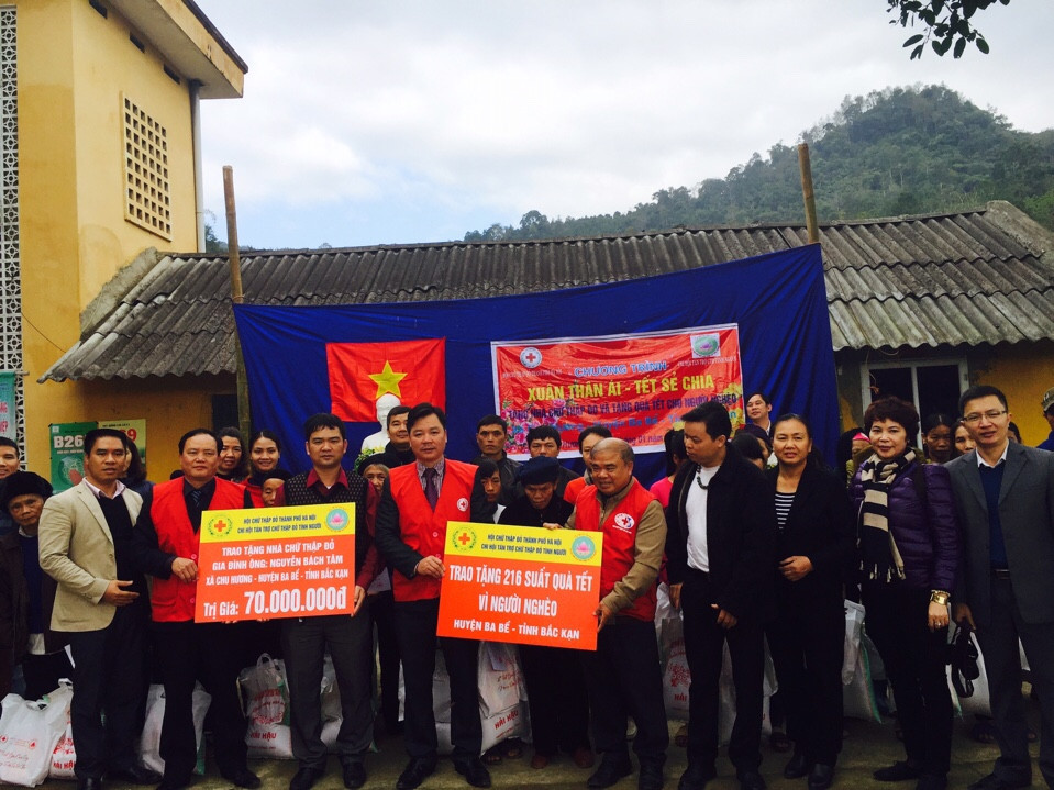 Tặng quà Tết bac kan 1