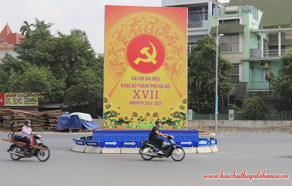 Hà Nội rực rỡ cờ, hoa chào mừng Đại hội đại biểu lần thứ XVII Đảng bộ Thành phố Hà Nội