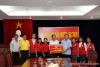 Hội Chữ thập đỏ quận Hoàng Mai hỗ trợ nhân dân chịu ảnh hưởng ngập úng tại tỉnh Hòa Bình