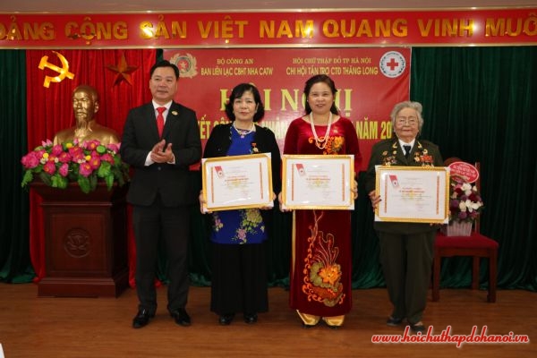 Chi hội tán trợ Chữ thập đỏ Thăng Long tổng kết công tác nhân đạo năm 2016 (3)