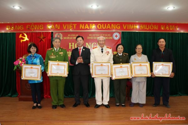 Chi hội tán trợ Chữ thập đỏ Thăng Long tổng kết công tác nhân đạo năm 2016 (7)