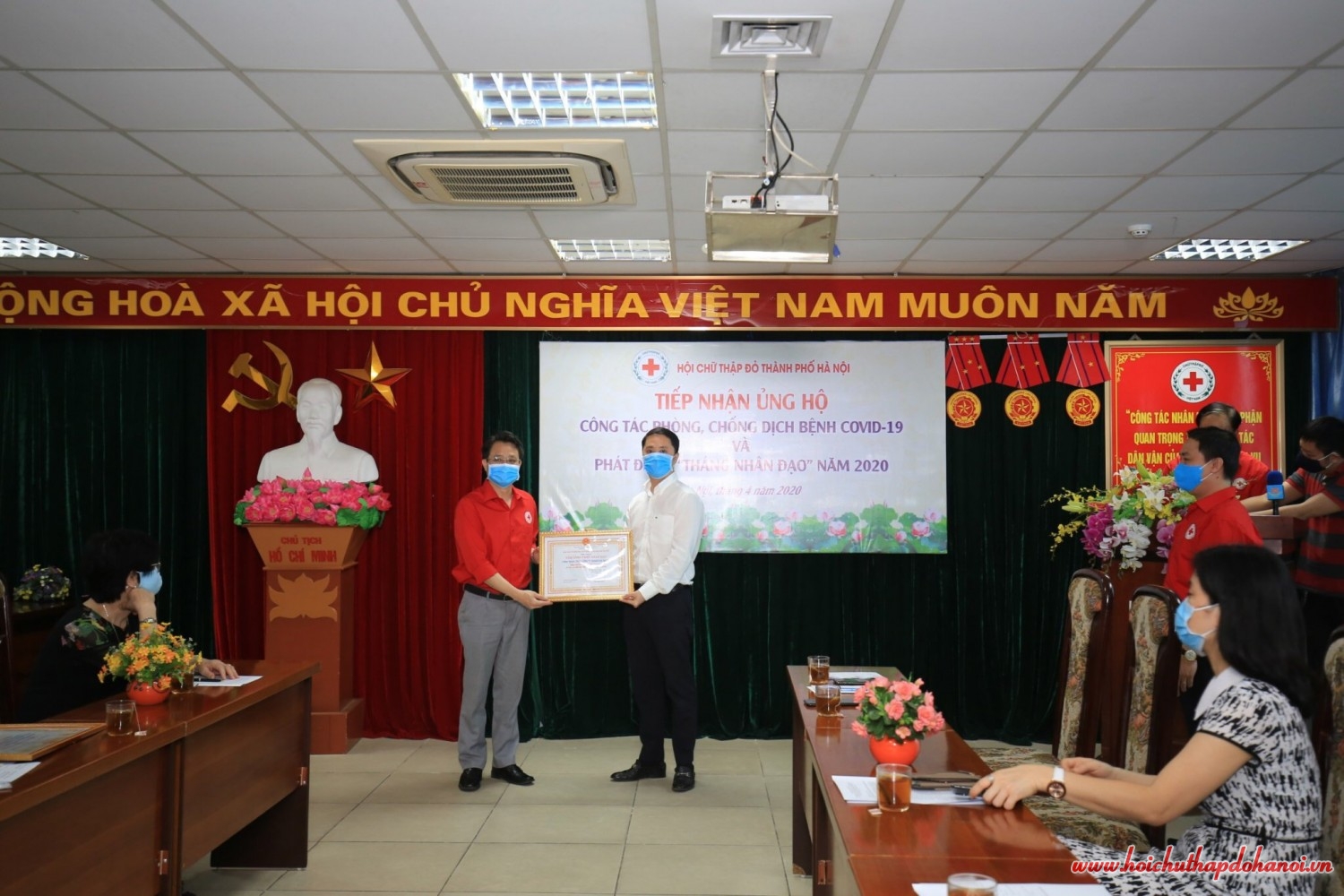Tiếp nhận ủng hộ ngày 22 4 8