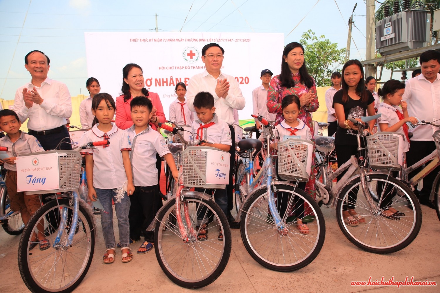 LĐ tặng xe đạp