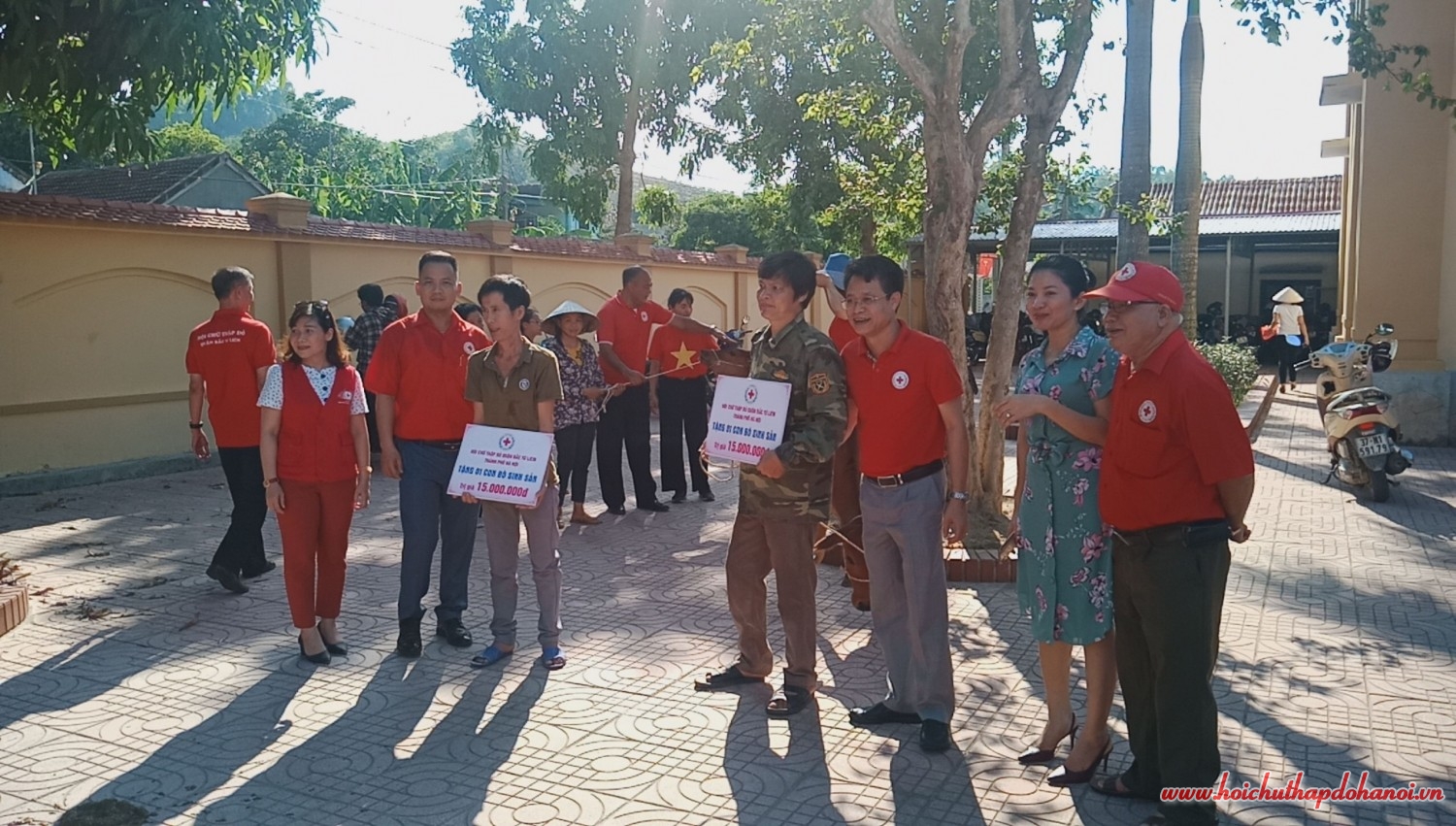 Tặng quà Nghệ An