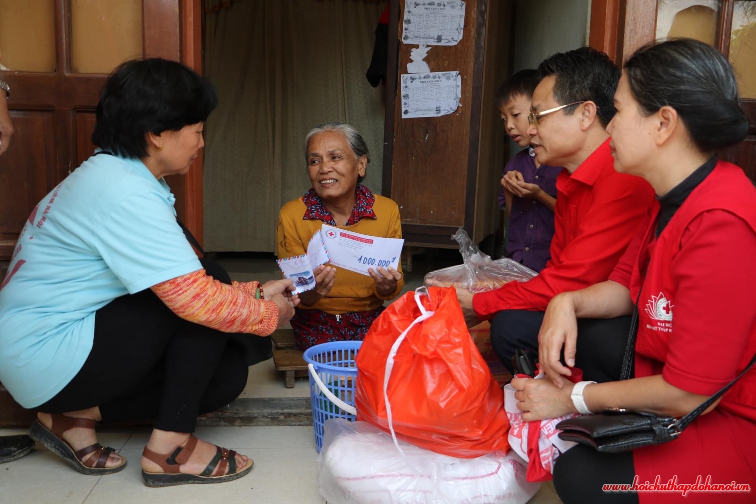 Tặng người dân có HCKK phường Đông Hà, tỉnh Quảng Trị